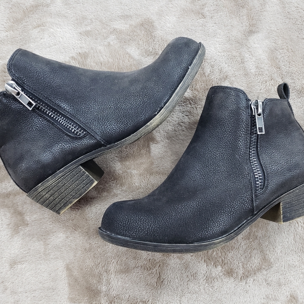 **3/$20** NWOT suede leather boots
